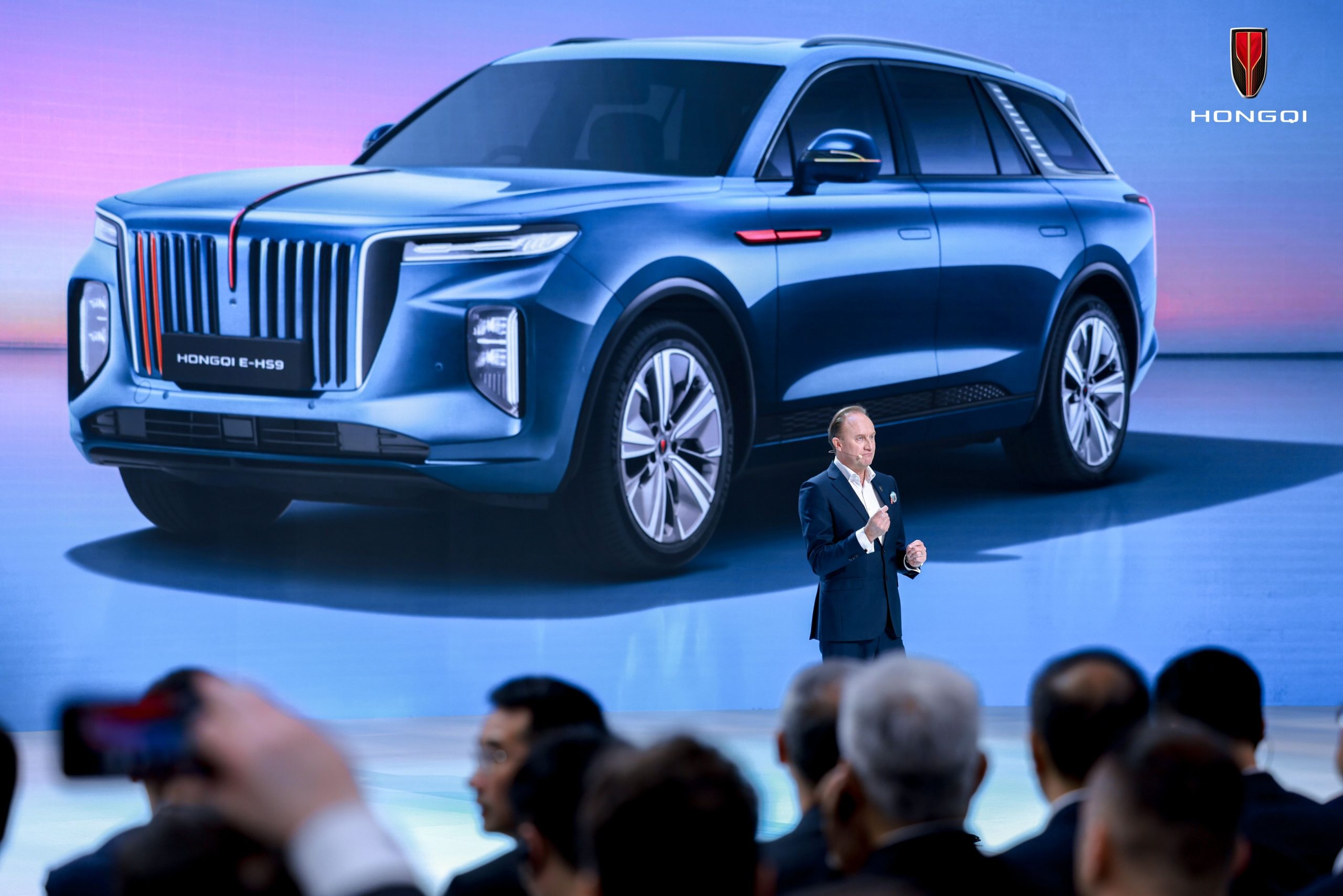 E-AUTO-Ն ՄԱՍՆԱԿՑՈՒՄ Է ՊԵԿԻՆԻ ՄԻՋԱԶԳԱՅԻՆ ԱՎՏՈՄՈԲԻԼԱՅԻՆ ՑՈՒՑԱՀԱՆԴԵՍԻՆ