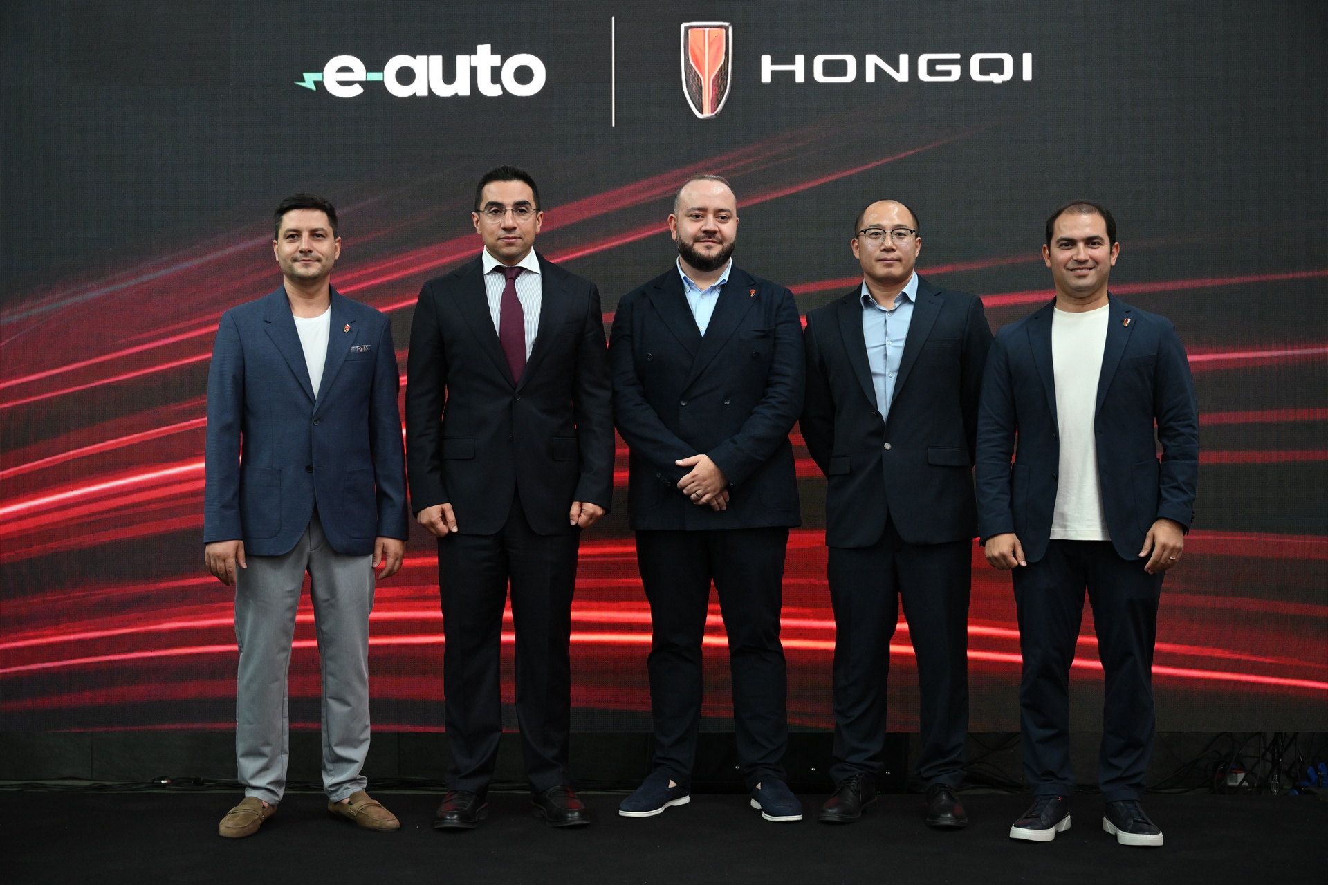 E-auto-ի՝ շուրջ $5 մլն ներդրումը. Երևանում բացվել է HONGQI-ի՝ տարածաշրջանում խոշորագույն կենտրոնը